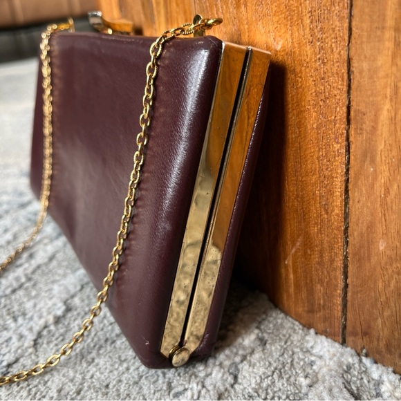 Vintage 70's Burgundy Clutch With Gold Chain Clasp Closure - Picture 2 of 8